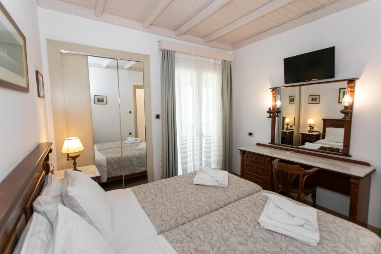 Magda'S Hotel Apartments Parga Exterior foto